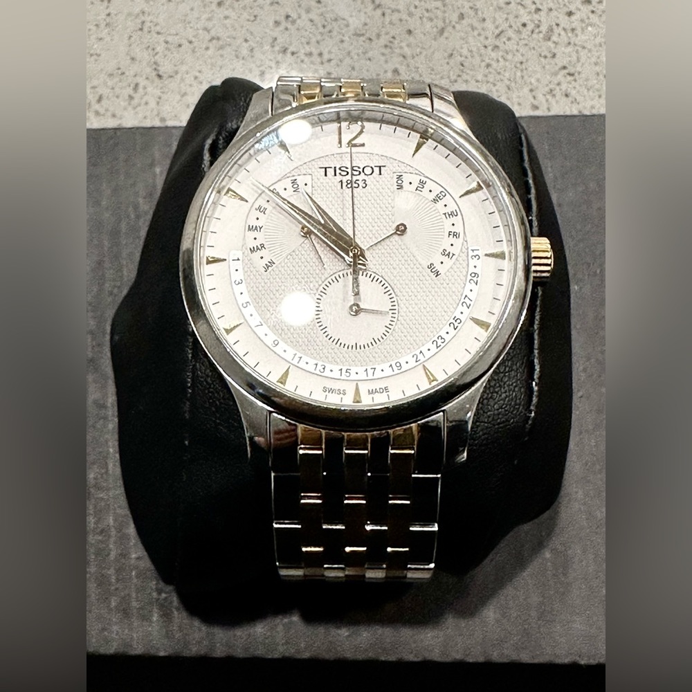 Tissot Saphire Crystal Watch